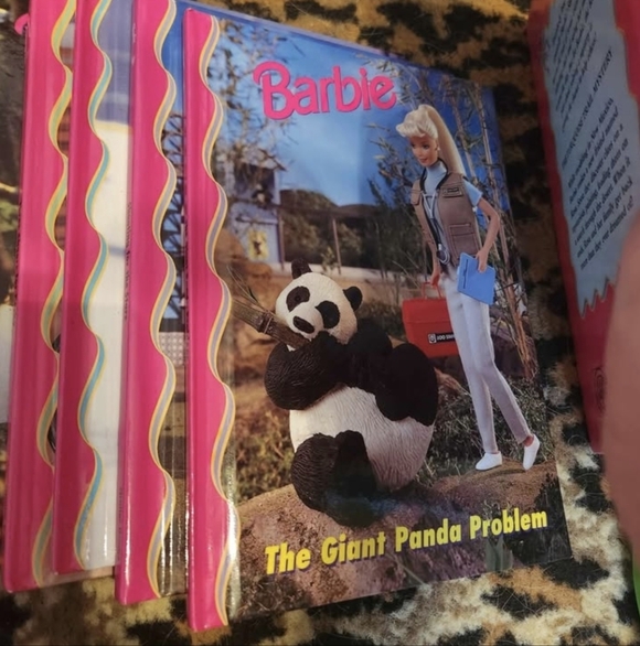 30 Vintage Barbie Books - Picture 3 of 10